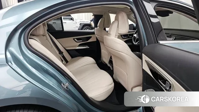 Mercedes-Benz E-Class W214 2025 Синий нефрит из Кореи, фото 3