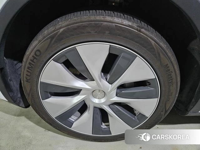 Tesla Model Y 2023 Белый из Кореи, фото 3