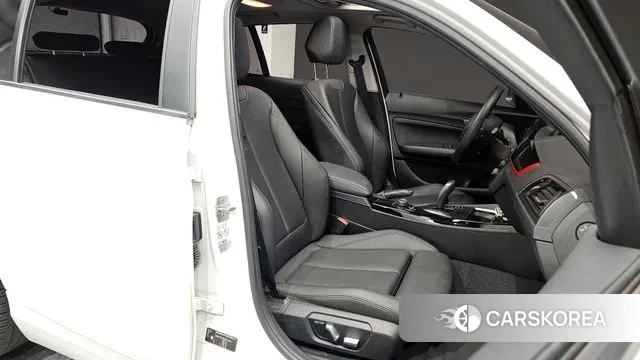 BMW 1 Series (F20) 2018 Белый из Кореи, фото 3