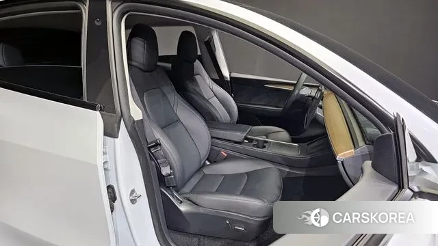 Tesla Model Y 2024 Белый из Кореи, фото 3