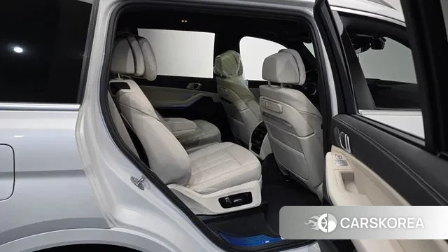 BMW X7 (G07) 2024 Белый из Кореи, фото 3