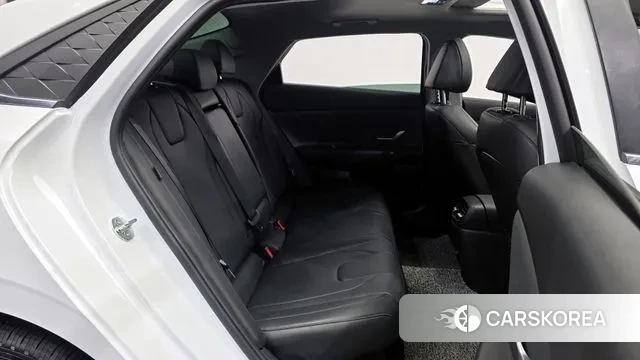 Hyundai The New Avante Hybrid (CN7) 2023 Белый из Кореи, фото 3