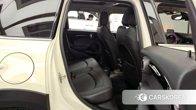 Mini Cooper 2019 Жемчужный цвет из Кореи, фото 3