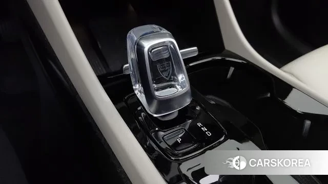 Volvo XC40 2024 Белый из Кореи, фото 3