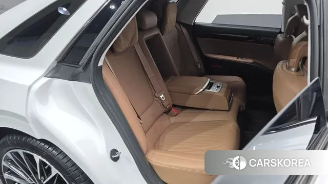 Hyundai Grandeur Hybrid (GN7) 2023 Белый из Кореи, фото 3