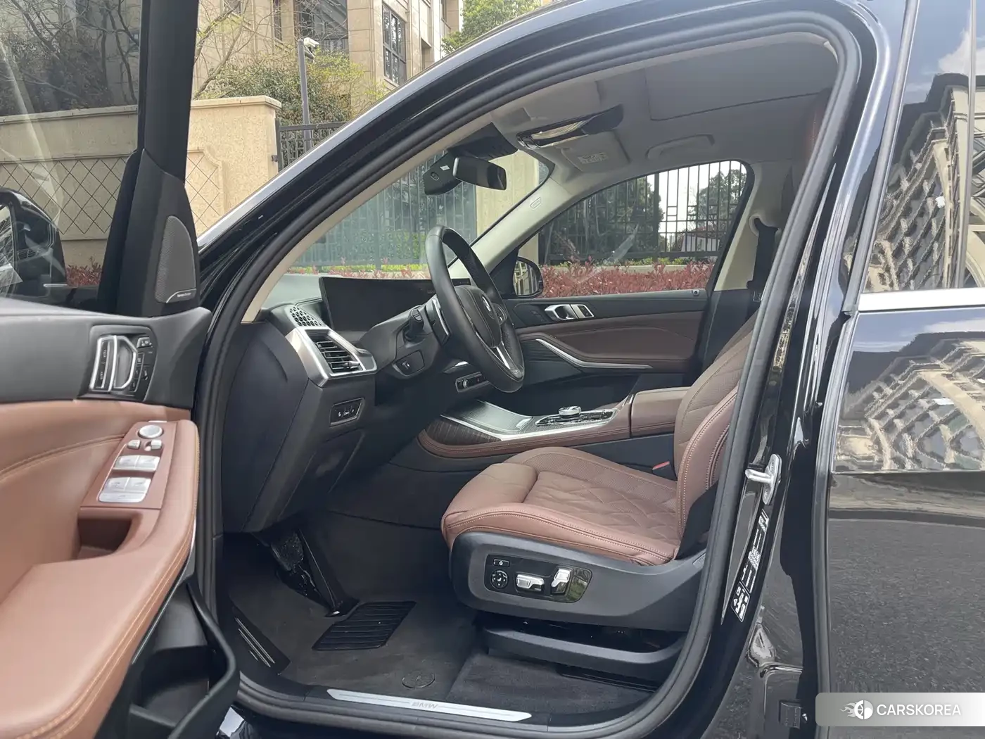 BMW X7 2024 Черный из Китая, фото 3