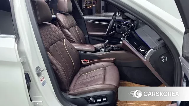 BMW 5 Series (G30) 2021 Белый из Кореи, фото 3