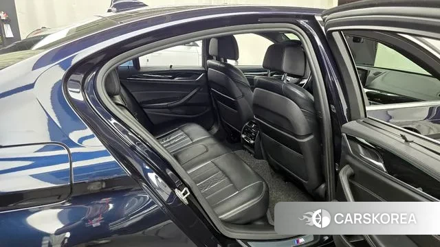 BMW 5 Series (G30) 2018 Черный из Кореи, фото 3