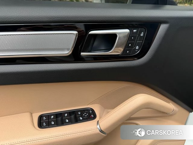 Porsche Cayenne (PO536) 2023 Белый из Кореи, фото 3