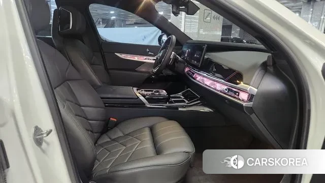 BMW 7 Series (G70) 2025 Белый из Кореи, фото 3