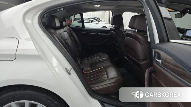 BMW 5 Series (G30) 2019 Белый из Кореи, фото 3