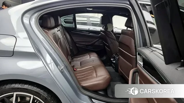 BMW 5 Series (G30) 2023 Серебристо-серый из Кореи, фото 3