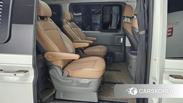 Hyundai Staria 2024 Белый из Кореи, фото 3