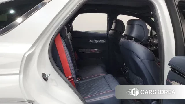 Genesis GV70 2023 Белый из Кореи, фото 3