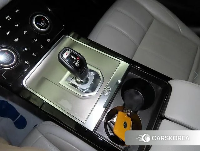 Land Rover Range Rover Evoque 2nd Generation 2022 Белый из Кореи, фото 3