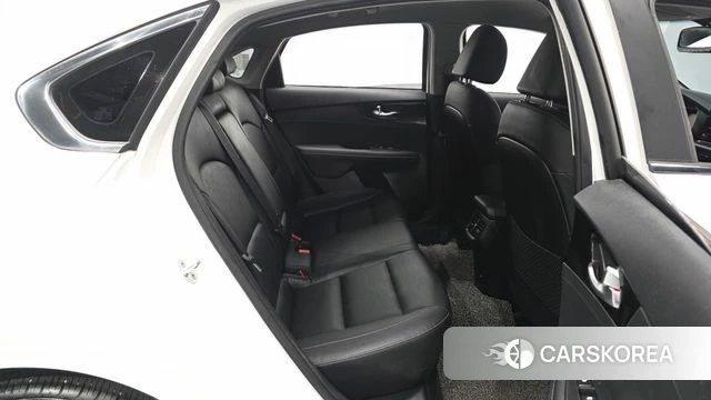 Kia The New K3 2nd generation 2021 Белый из Кореи, фото 3