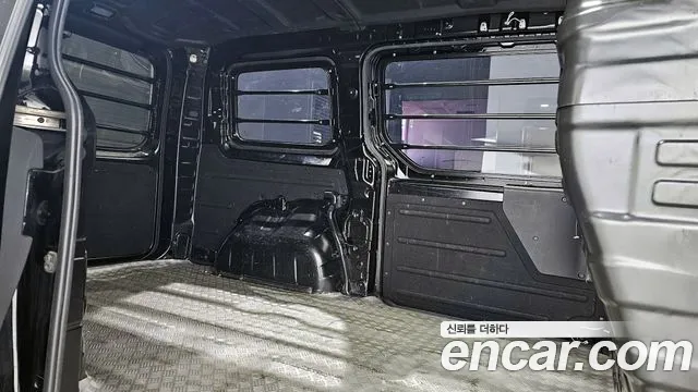 Hyundai Staria 2023 Черный из Кореи, фото 3