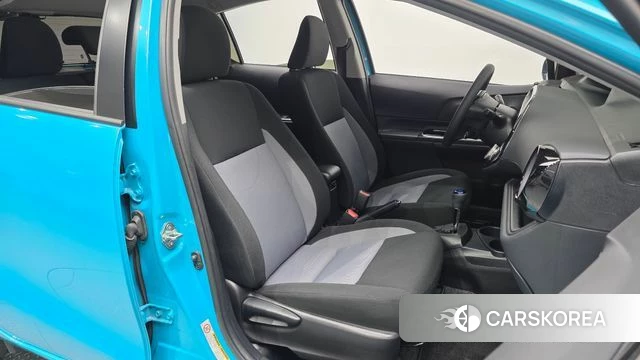 Toyota Prius C 2018 Небесно-голубой из Кореи, фото 3