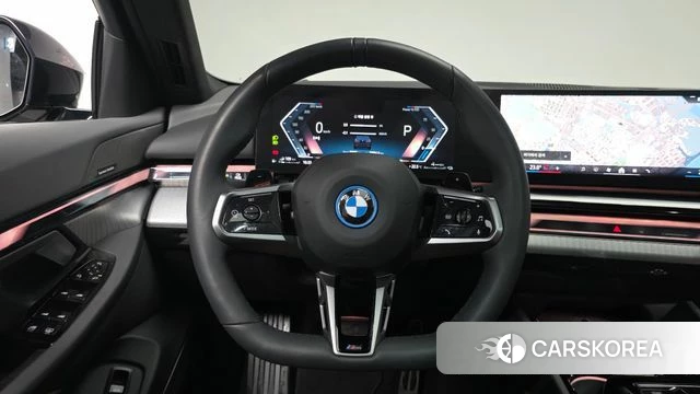 BMW 5 Series (G60) 2025 Черный из Кореи, фото 3