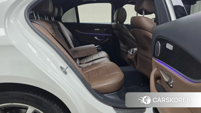 Mercedes-Benz E-Class W213 2022 Белый из Кореи, фото 3