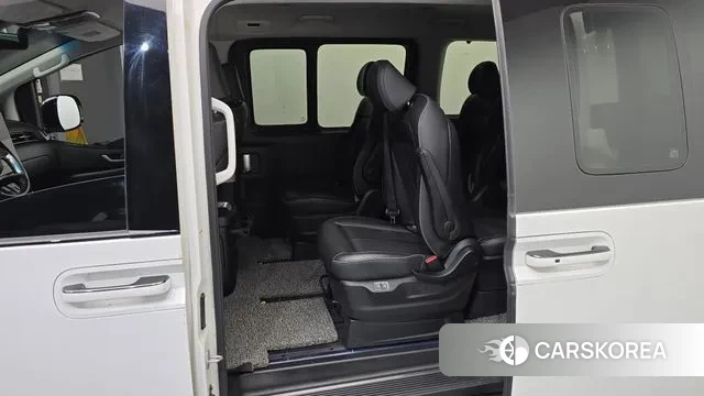 Hyundai Staria 2022 Белый из Кореи, фото 3