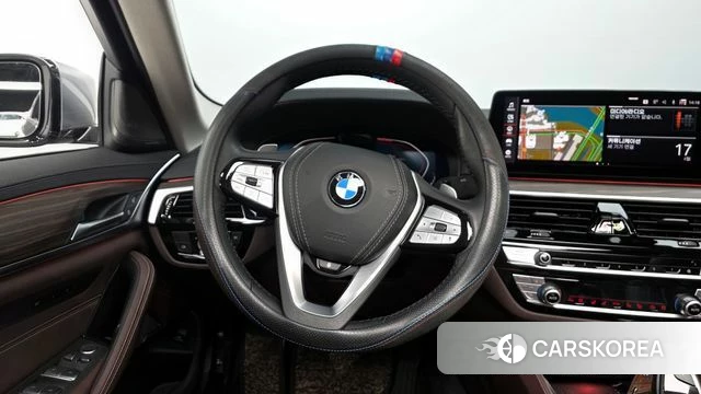 BMW 5 Series (G30) 2023 Серый из Кореи, фото 3