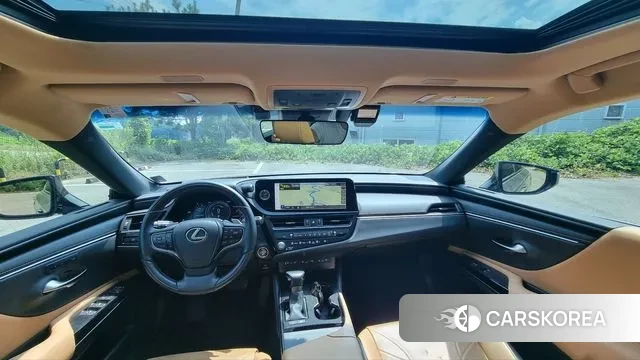 Lexus ES300h 7th generation 2023 Серебристо-серый из Кореи, фото 3