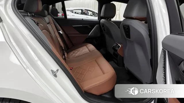 BMW 5 Series (G60) 2025 Белый из Кореи, фото 3