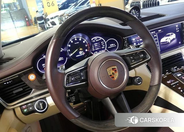Porsche Panamera (971) 2022 Светло-зеленый из Кореи, фото 3