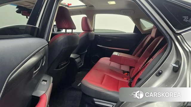 Lexus NX300h 2019 Серебристо-серый из Кореи, фото 3