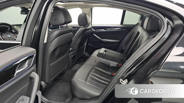 BMW 5 Series (G30) 2018 Черный из Кореи, фото 3