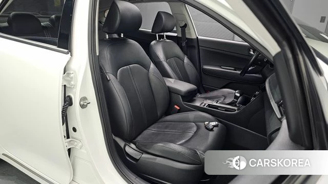 Kia The New K5 2nd generation 2018 Белый из Кореи, фото 3