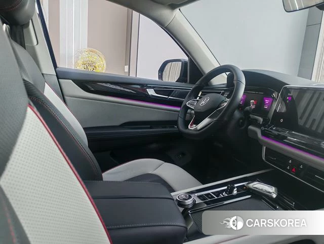 Volkswagen Tourang 2023 Черный из Китая, фото 3