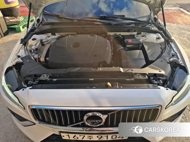 Volvo S60 3rd generation 2020 Белый из Кореи, фото 3