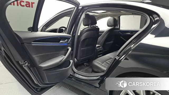 BMW 5 Series (G30) 2018 Черный из Кореи, фото 3