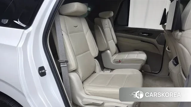 Cadillac Escalade 5th Generation 2022 Белый из Кореи, фото 3