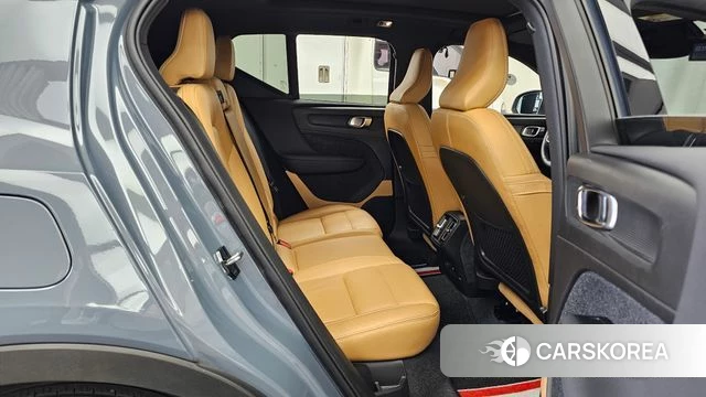 Volvo XC40 2022 Небесно-голубой из Кореи, фото 3