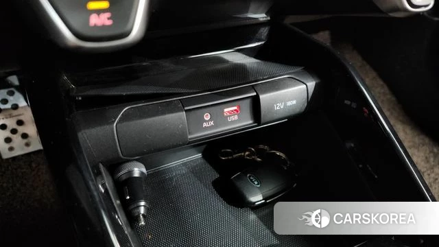 Kia Stonic 2018 Серый из Кореи, фото 3