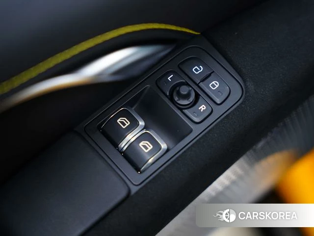 Lotus Sports Car Emira 2025 Желтый из Китая, фото 3