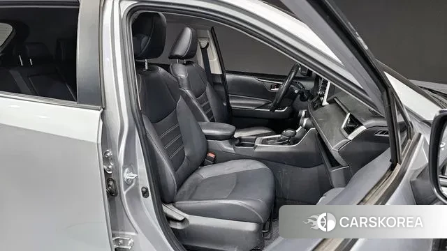 Toyota RAV4 5th Generation 2019 Серебряный из Кореи, фото 3