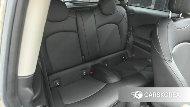 Mini Cooper 2021 Жемчужный цвет из Кореи, фото 3