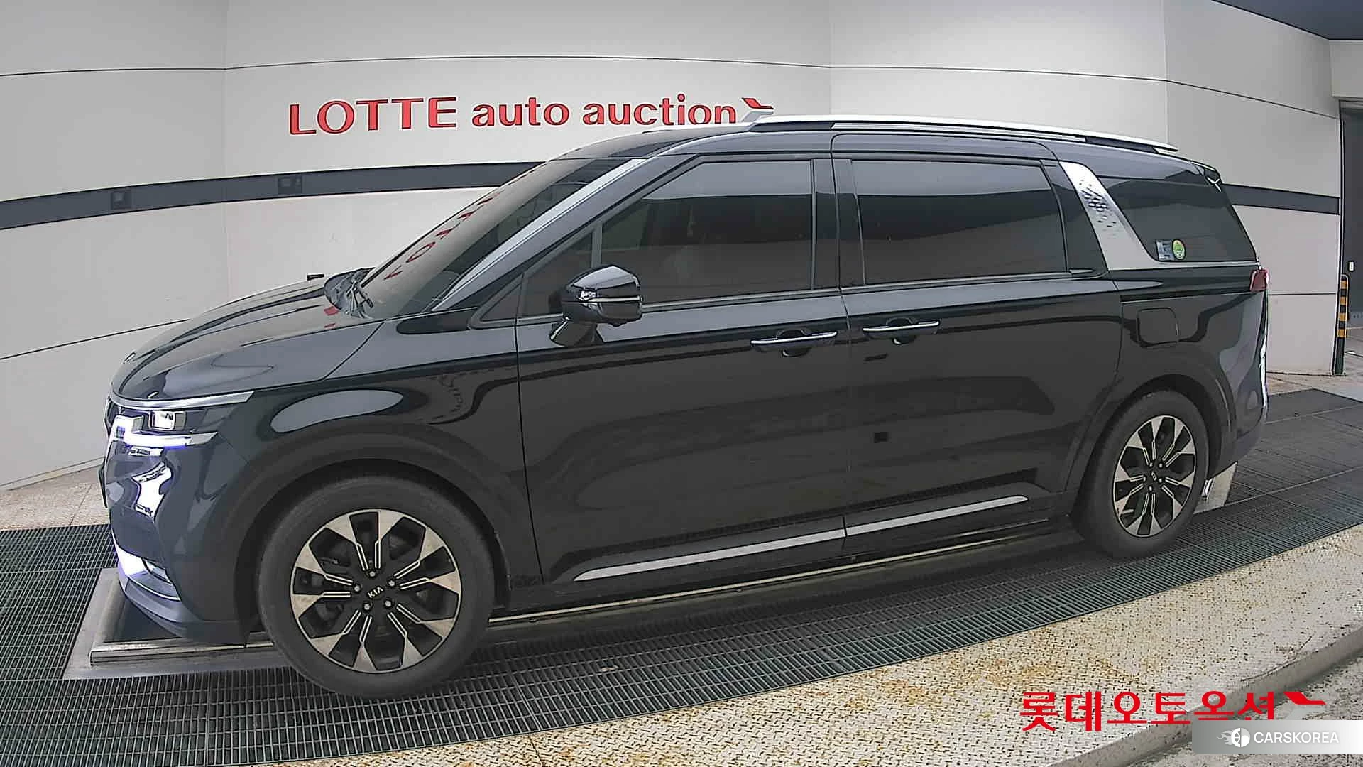 Kia Carnival 2021 Черный из Кореи, фото 3