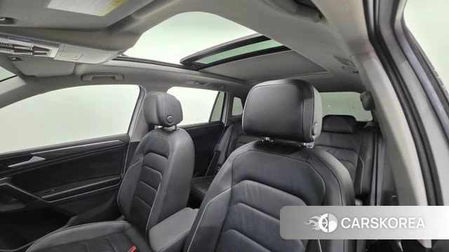 Volkswagen Tiguan second Generation 2020 Белый из Кореи, фото 3