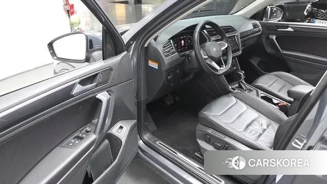 Volkswagen Tiguan second Generation 2021 Серый из Кореи, фото 3