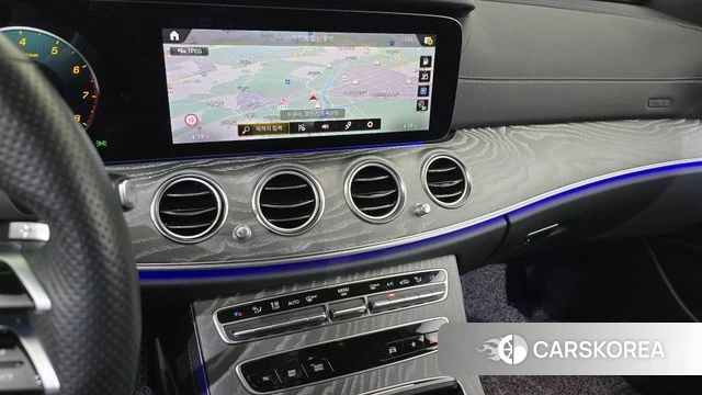 Mercedes-Benz E-Class W213 2021 Черный из Кореи, фото 3