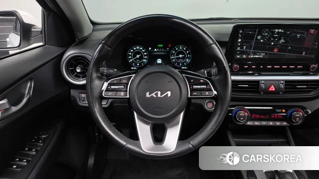 Kia The New K3 2nd generation 2022 Белый из Кореи, фото 3