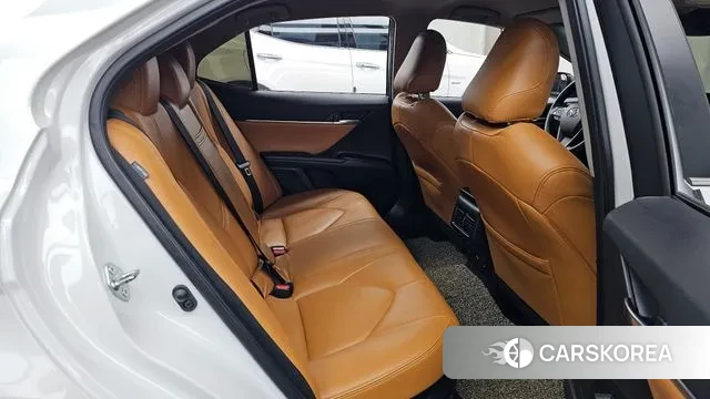 Toyota Camry (XV70) 2022 Белый из Кореи, фото 3