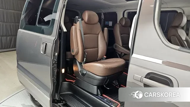 Hyundai The New Grand Starex 2020 Коричневый из Кореи, фото 3