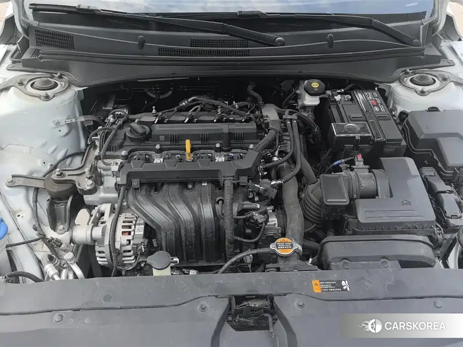 Hyundai Elantra 2024 Белый из Китая, фото 3