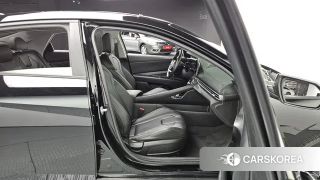 Hyundai The New Avante (CN7) 2023 Черный из Кореи, фото 3